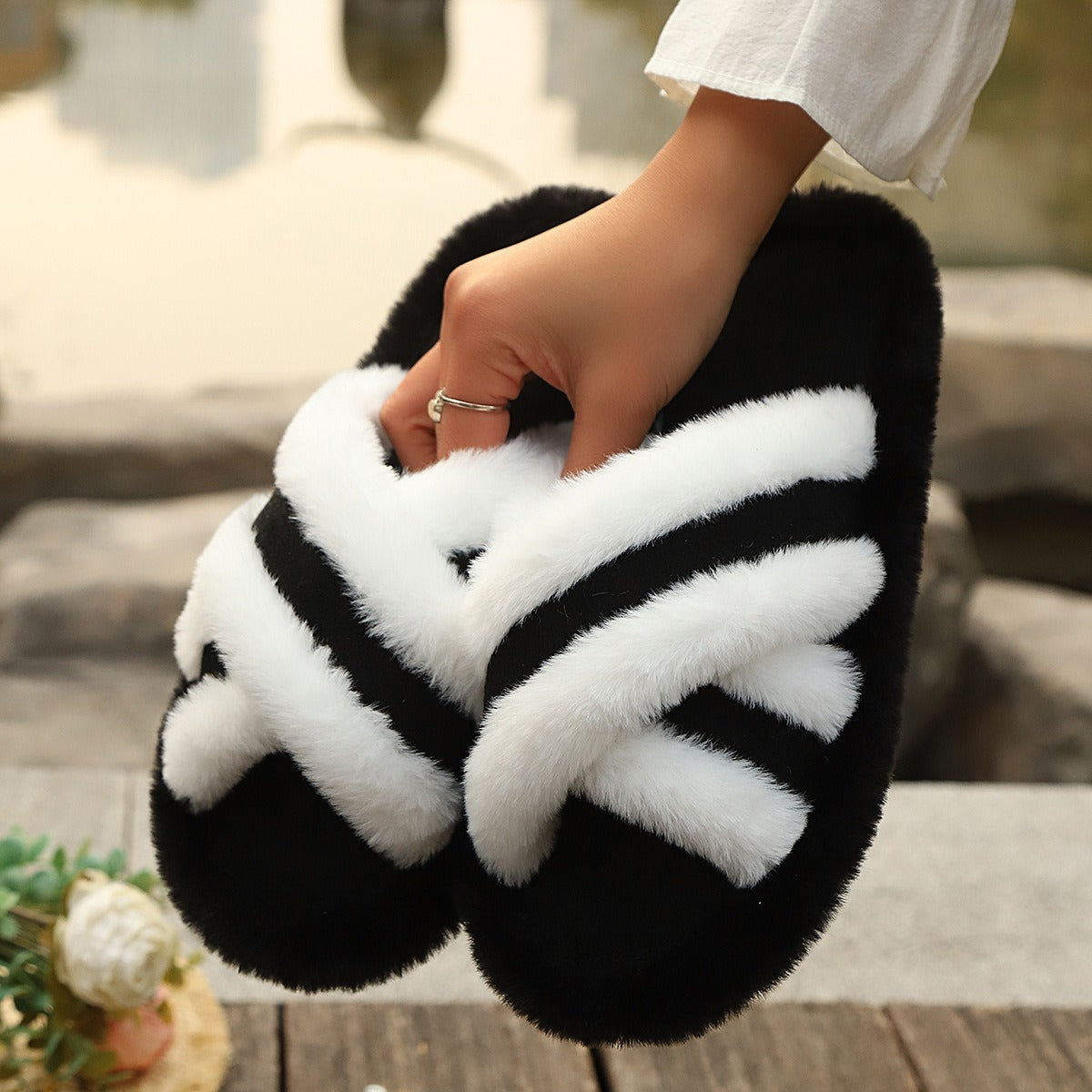 Fluffy Cross-strap Platform Slippers — Warm Casual Indoor Shoes