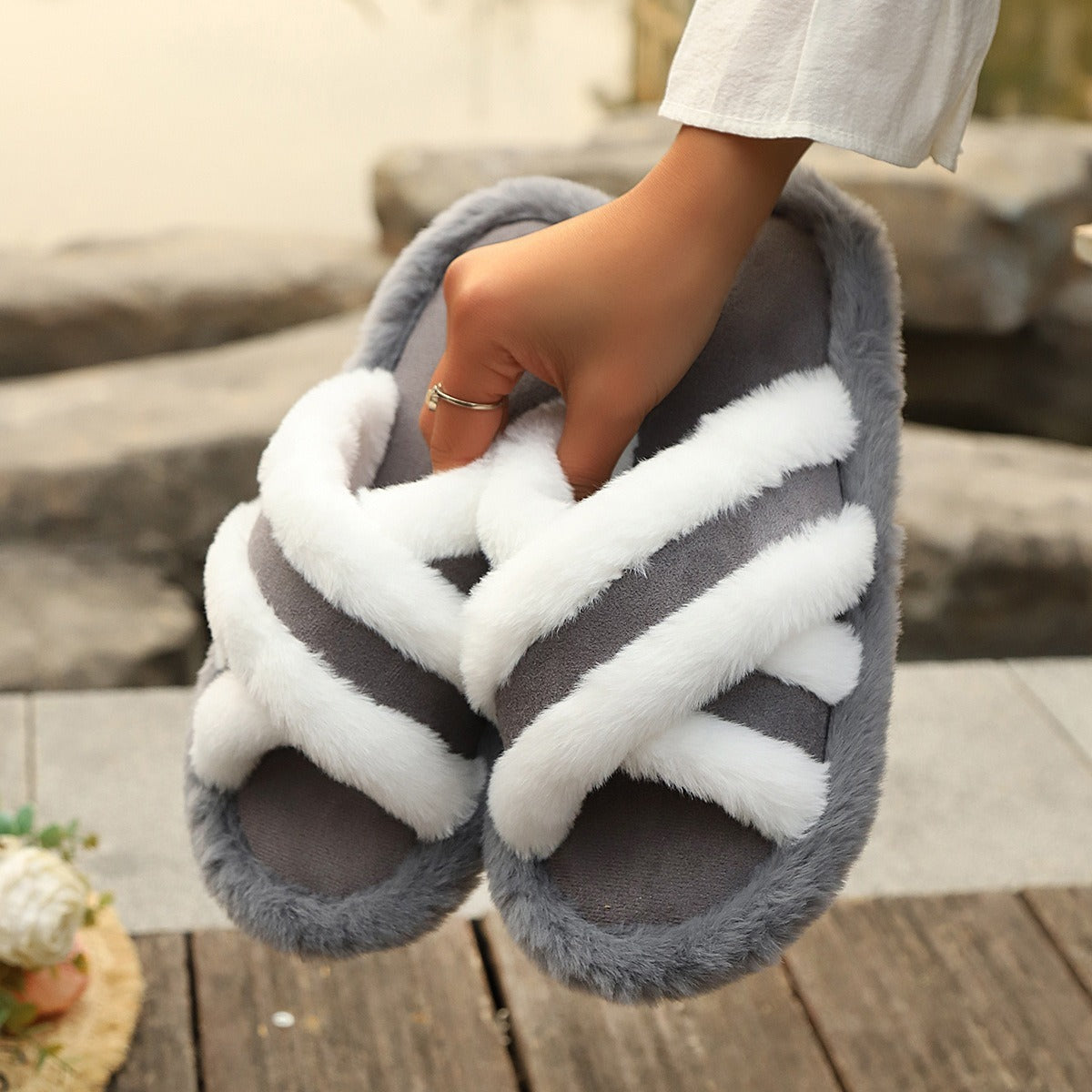 Fluffy Cross-strap Platform Slippers — Warm Casual Indoor Shoes