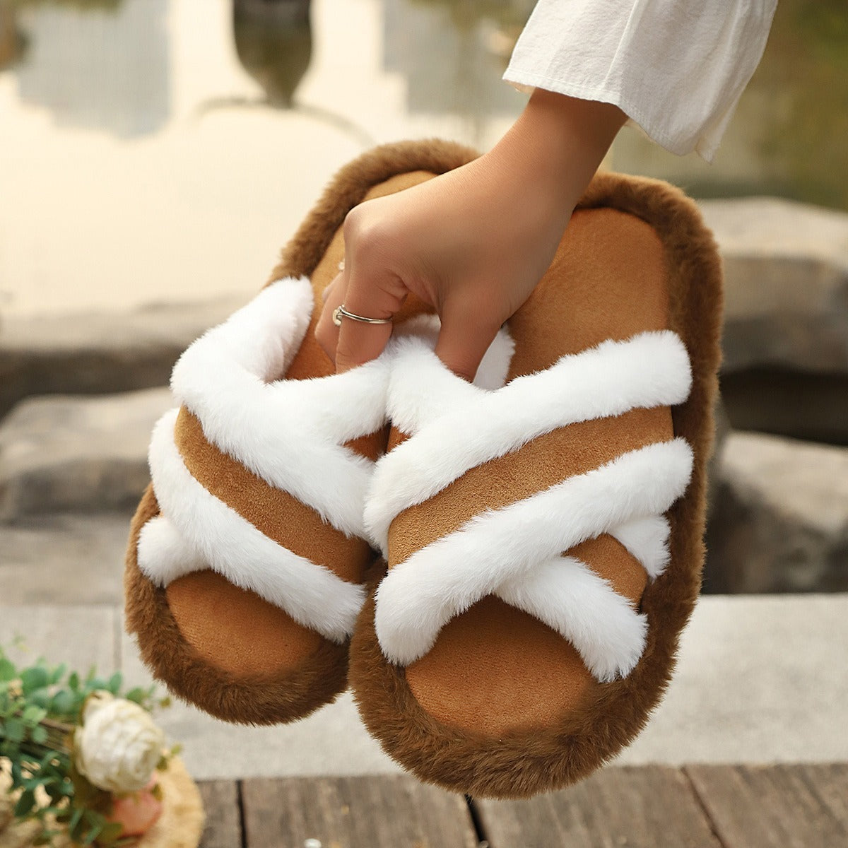 Fluffy Cross-strap Platform Slippers — Warm Casual Indoor Shoes